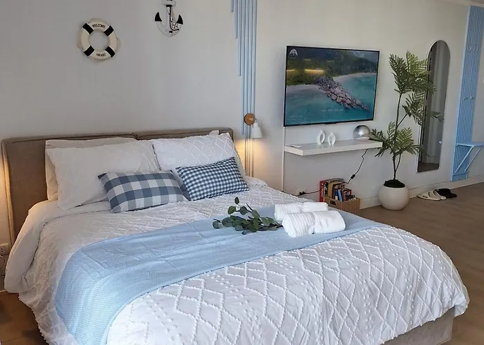 Luxury Coastal Suite, Grand Canal View Manila