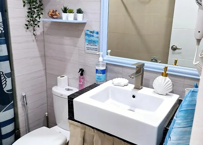 Luxury Coastal Suite, Grand Canal View Manila