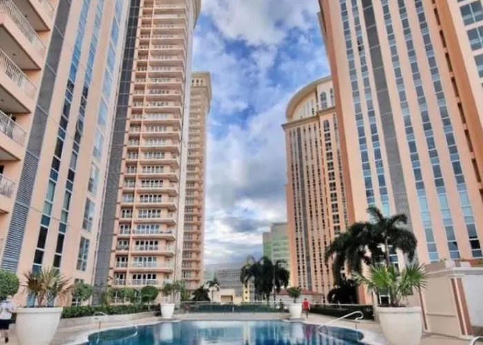 Luxury Coastal Suite, Grand Canal View Manila
